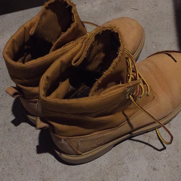 Boys Timberlands boots size 5 - Picture 1 of 4